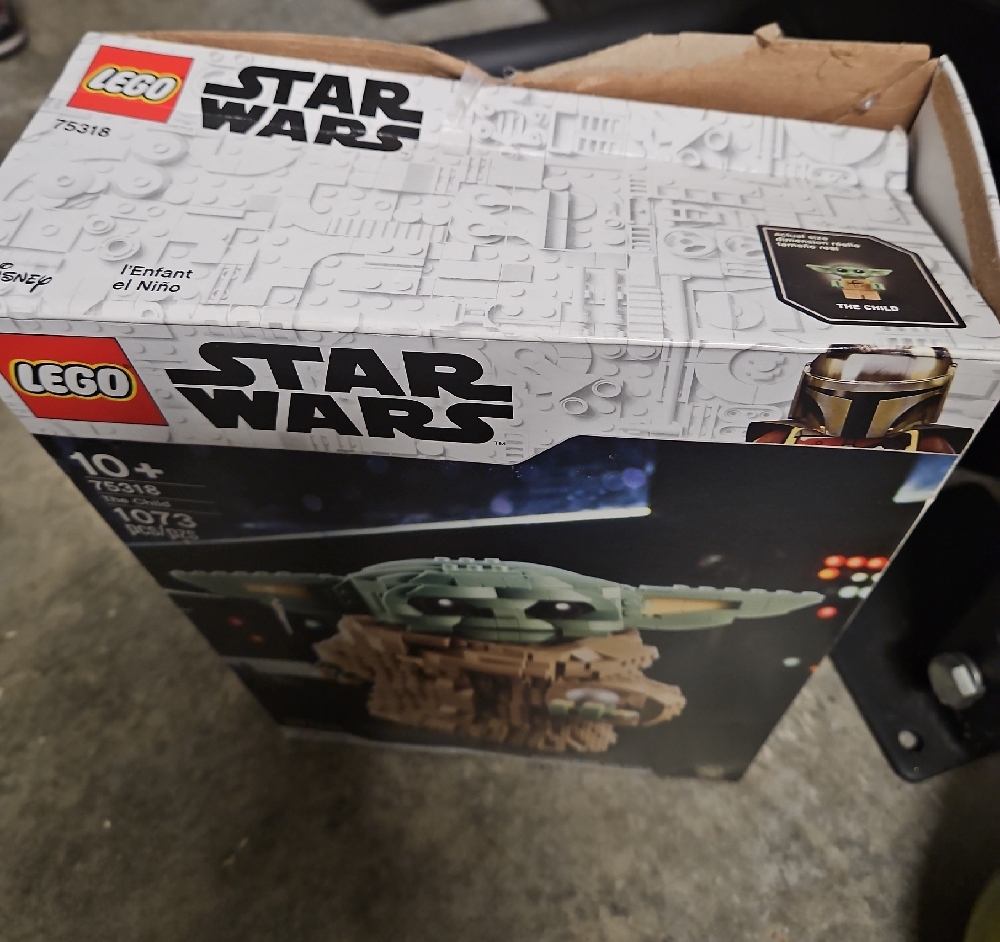 LEGO Star Wars Mandalorian The Child Set - Green and Tan - Picture 2 of 7